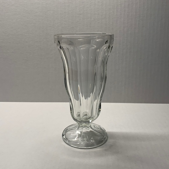 Vintage milkshake ice cream float glass. - Picture 1 of 5